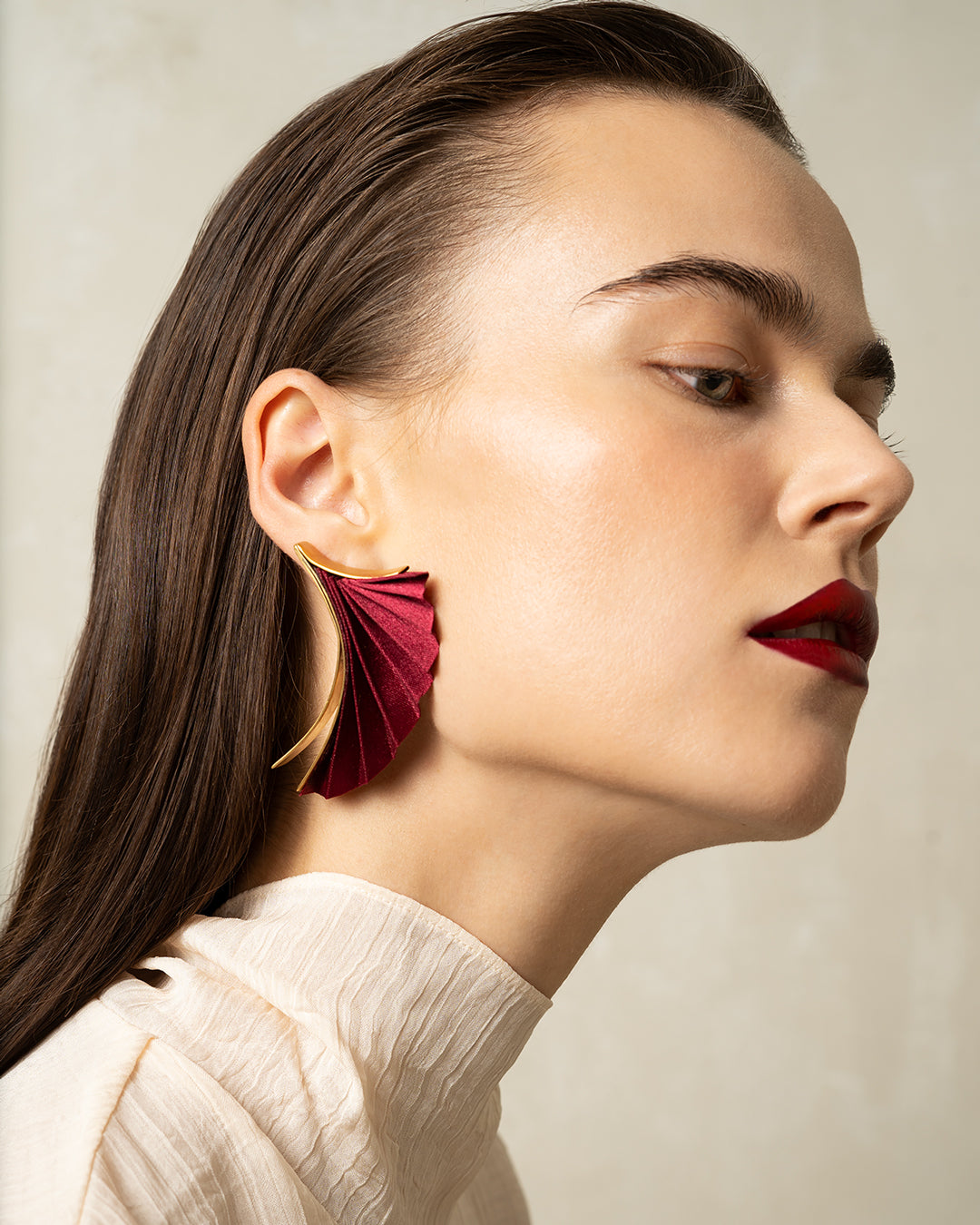 Serena Earrings | Burgundy