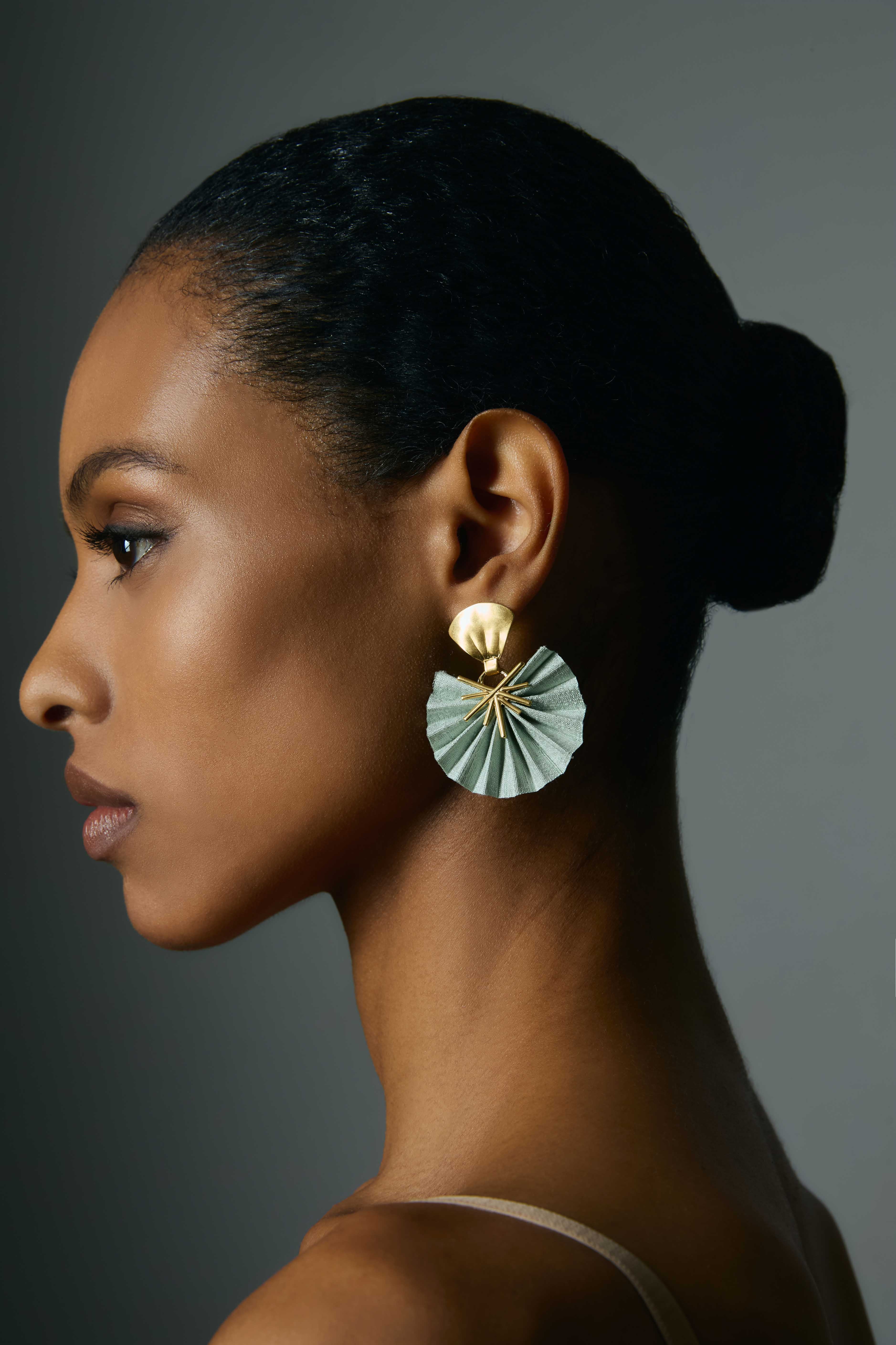 Mini Sparkle Fan Earrings | Pistachio